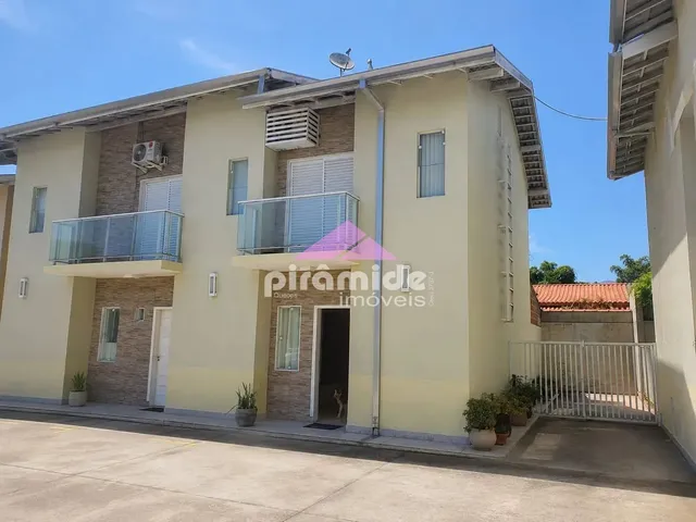 Sobrado com 10m² 2 quartos e 1 banheiro, à venda, no bairro Jardim Brasil em Caraguatatuba