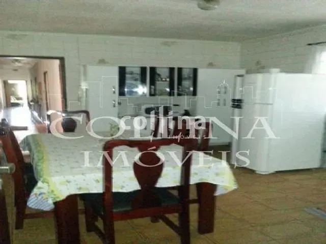Sobrado com 125m² 6 quartos e 2 banheiros, à venda, no bairro Parque Jandaia em Carapicuíba