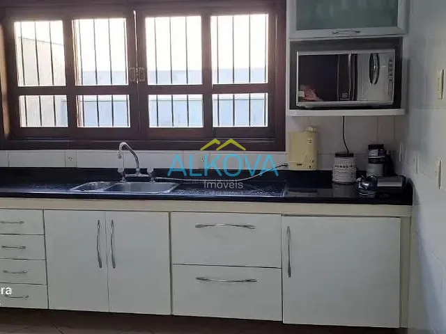 Sobrado com 326m² 4 quartos e 5 banheiros, à venda, no bairro Urbanova em São José dos Campos