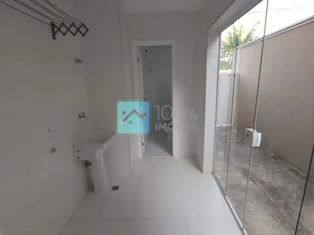 Sobrado com 350m² 4 quartos e 4 banheiros, à venda, no bairro Urbanova em São José dos Campos