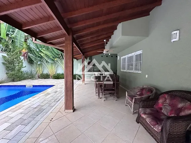 Sobrado com 420m² 3 quartos e 3 banheiros, à venda, no bairro Juquehy em São Sebastião