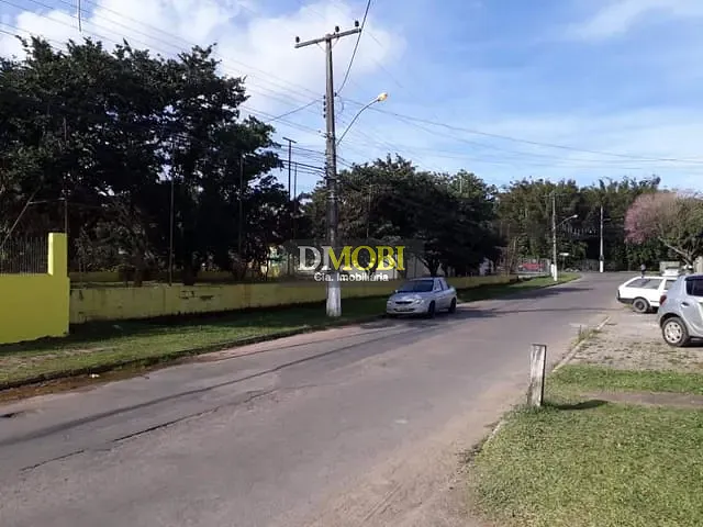Sobrado com 1000m² 2 quartos e 2 banheiros, à venda, no bairro Barnabé em Gravataí