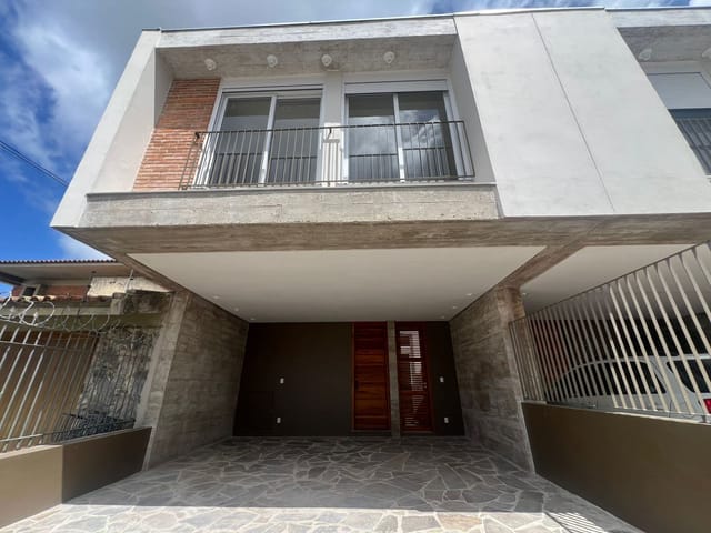 Casa com 179m² 3 quartos e 2 banheiros, à venda, no bairro Três Vendas em Pelotas