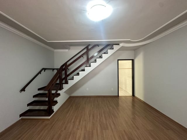 Foto do Sobrado - Sobrado com 3 dormitórios, 100 m² - venda por R$ 750.000,00 ou aluguel por R$ 4.370,00/mês - Bosque dos Eucaliptos - São José dos Campos/SP | INDEPENDENCE NEGOCIOS IMOBILIARIOS LTDA