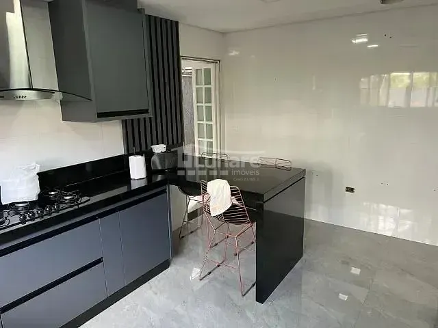 Sobrado com 300m² 3 quartos e 1 banheiro, à venda, no bairro Parque Residencial Itapeti em Mogi das Cruzes