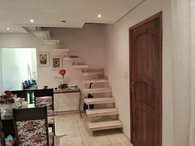 Sobrado com 125m² 3 quartos e 2 banheiros, à venda, no bairro Vila Zat em São Paulo