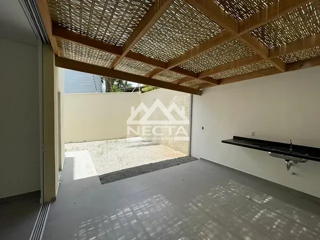 Sobrado com 180m² 4 quartos e 5 banheiros, à venda, no bairro Juquehy em São Sebastião