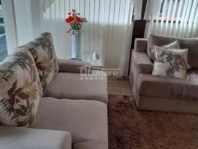 Sobrado 3 quartos e 2 banheiros, à venda, no bairro Vila Santana em Mogi das Cruzes