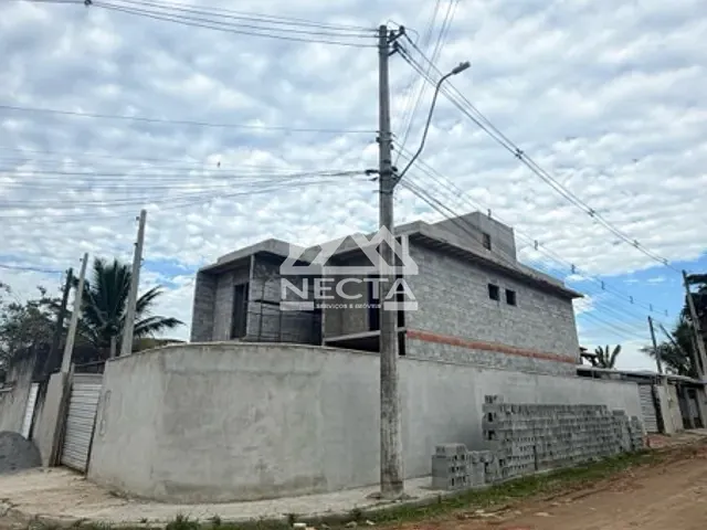 Sobrado com 125m² 2 quartos e 2 banheiros, à venda, no bairro Balneário Recanto do Sol em Caraguatatuba