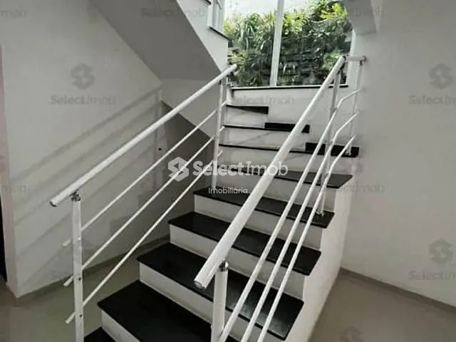 Sobrado com 210m² 4 quartos e 4 banheiros, à venda, no bairro Montanhão em São Bernardo do Campo