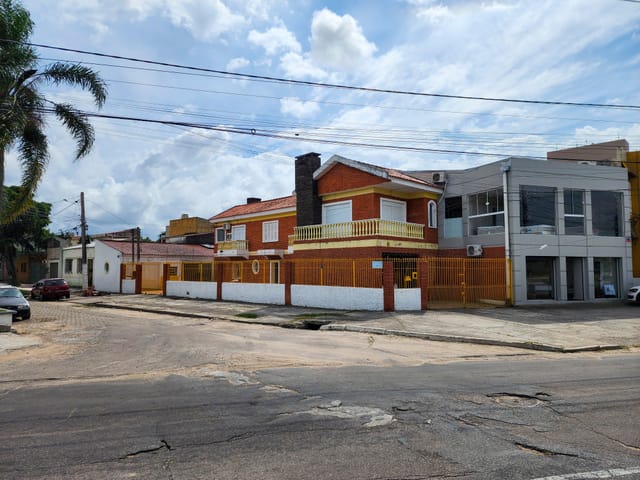 Casa com 160m² 2 quartos e 2 banheiros, para alugar, no bairro Areal em Pelotas