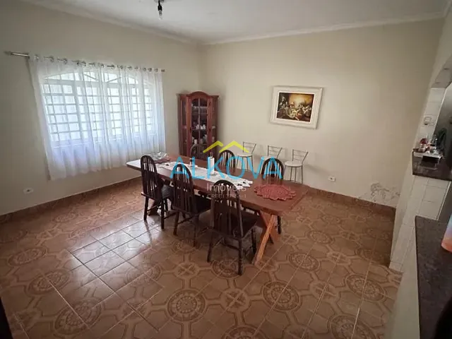 Sobrado com 300m² 4 quartos e 2 banheiros, à venda, no bairro Cidade Morumbi em São José dos Campos
