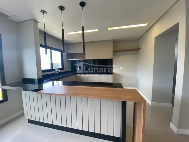 Sobrado com 250m² 3 quartos e 5 banheiros, à venda, no bairro Fazenda Rodeio em Mogi das Cruzes