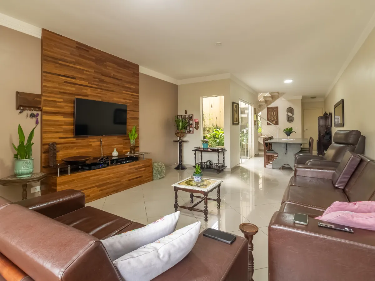 Sobrado para venda em Vila Carrão com 3 quartos, sendo 3 suítes, 289m²
