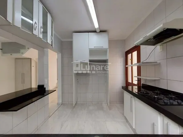 Sobrado 3 quartos e 2 banheiros, à venda, no bairro Vila Oliveira em Mogi das Cruzes