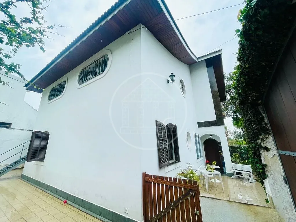Sobrado, 4 quartos, 178 m² - Foto 1