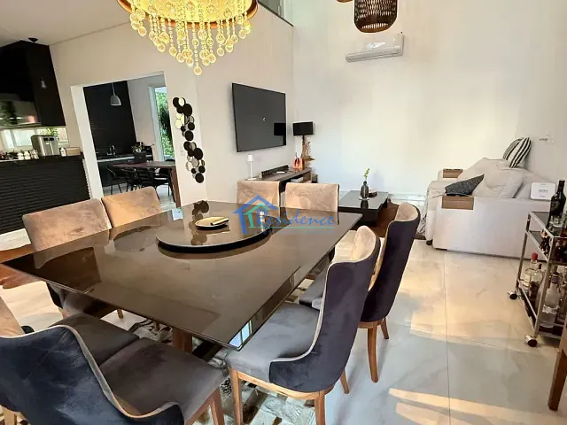 Sobrado com 323m² 3 quartos e 5 banheiros, à venda, no bairro Jardim Bréscia em Indaiatuba