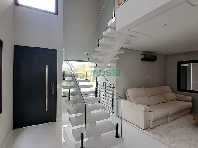 Sobrado com 270m² 4 quartos e 6 banheiros, à venda, no bairro Urbanova em São José dos Campos