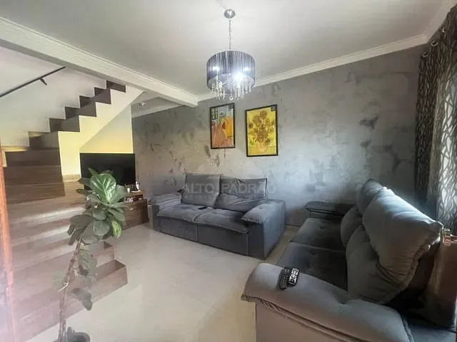Sobrado com 130m² 4 quartos e 2 banheiros, à venda, no bairro Parque das Américas em Mauá
