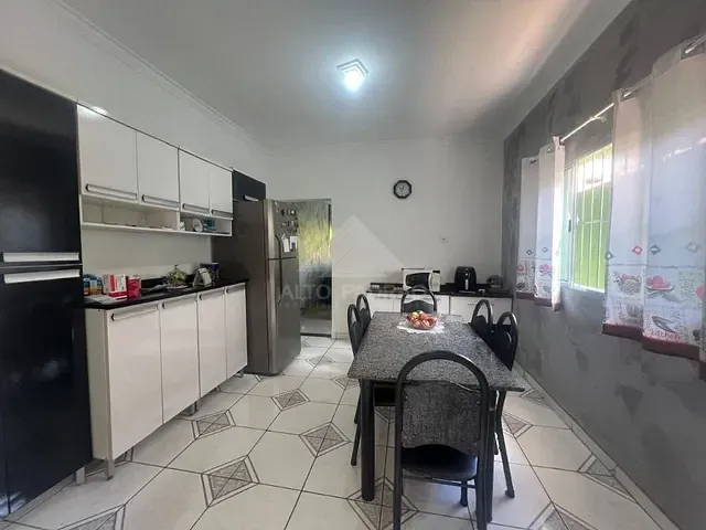 Sobrado com 130m² 4 quartos e 2 banheiros, à venda, no bairro Parque das Américas em Mauá