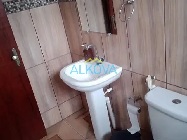 Sobrado com 125m² 4 quartos e 2 banheiros, à venda, no bairro Residencial União em São José dos Campos