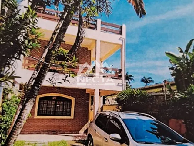 Sobrado com 180m² 4 quartos e 4 banheiros, à venda, no bairro Lagoinha em Ubatuba