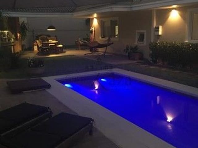 Foto do Sobrado - Sobrado com 3 dormitórios à venda, 250 m² por R$ 1.800.000,00 - Urbanova - São José dos Campos/SP | INDEPENDENCE NEGOCIOS IMOBILIARIOS LTDA
