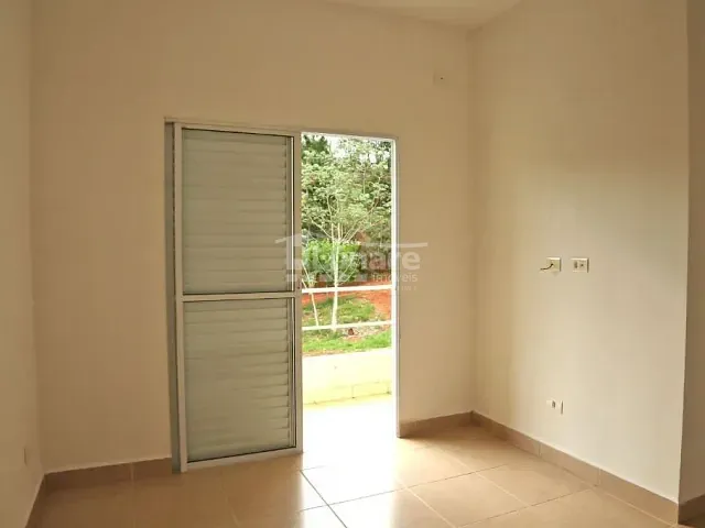Sobrado 2 quartos e 2 banheiros, à venda, no bairro Itaoca em Guararema