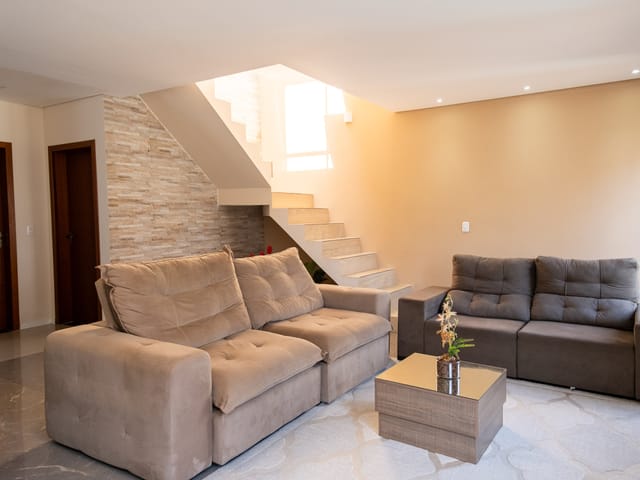 Casa com 290m² 3 quartos e 1 banheiro, à venda ou para alugar, no bairro Laranjal em Pelotas