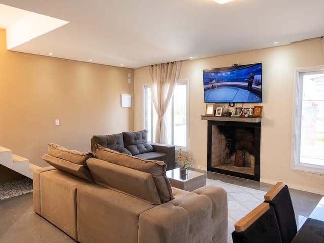 Casa com 290m² 3 quartos e 1 banheiro, à venda ou para alugar, no bairro Laranjal em Pelotas