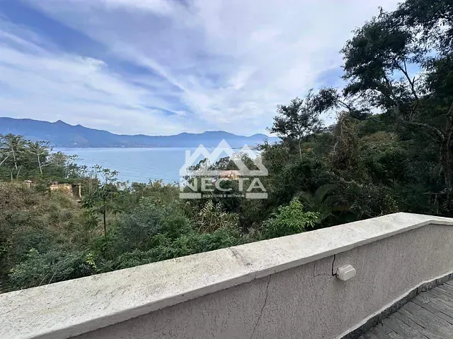Sobrado com 140m² 3 quartos e 2 banheiros, à venda, no bairro Cigarras em São Sebastião