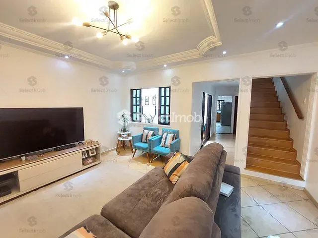 Sobrado com 180m² 3 quartos e 2 banheiros, à venda, no bairro Jardim Pedroso em Mauá