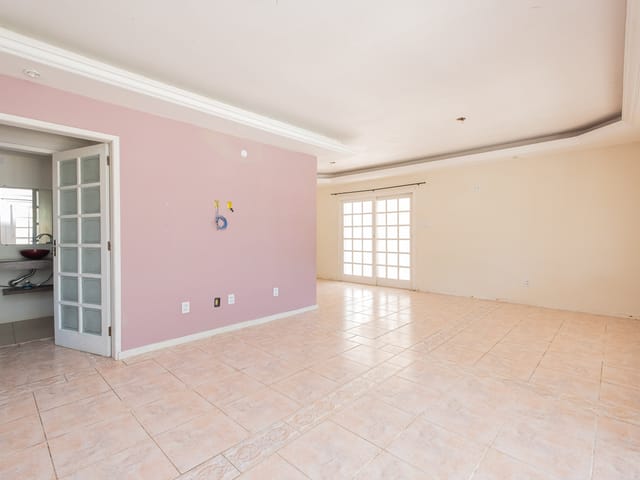 Foto do Casa - Casa luxuosa à venda no Laranjal, Pelotas - 380m², 5 Quartos (sendo 1 suíte), área gourmet completa com churrasqueira  piscina. | UP Imóveis