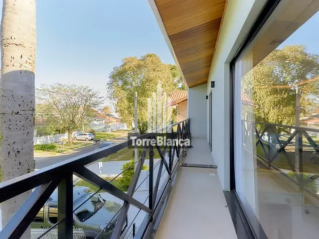 Sobrado com 447m² 5 quartos e 6 banheiros, à venda, no bairro Uberaba em Curitiba
