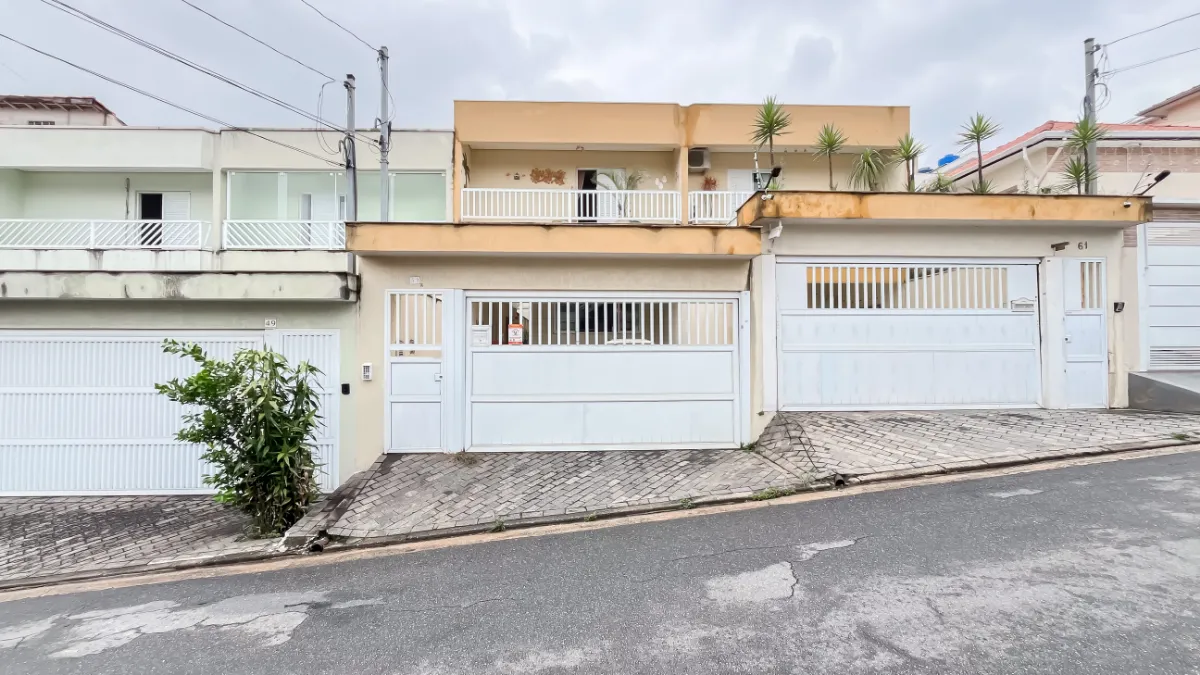 Sobrado para venda em Vila Gumercindo com 4 quartos, sendo 2 suítes, 230m²