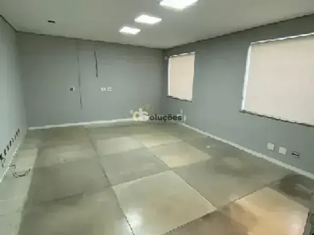 Sobrado com 696m², para alugar, no bairro Pacaembu em São Paulo