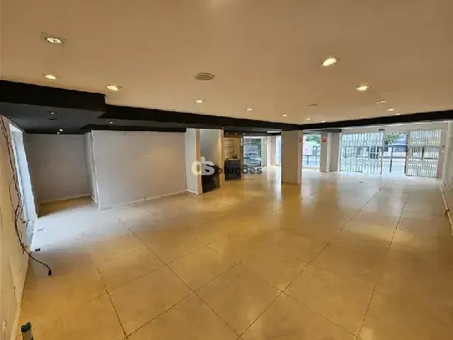 Sobrado com 696m², para alugar, no bairro Pacaembu em São Paulo