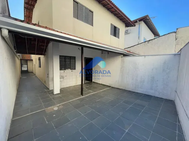 Sobrado com 10m² 3 quartos e 3 banheiros, para alugar, no bairro Jardim Alvorada em São José Dos Campos