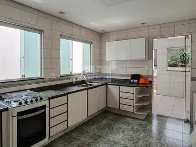 Sobrado com 200m² 4 quartos e 4 banheiros, à venda ou para alugar, no bairro Nova Petrópolis em São Bernardo do Campo