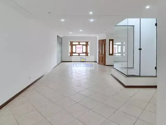 Sobrado com 200m² 4 quartos e 4 banheiros, à venda ou para alugar, no bairro Nova Petrópolis em São Bernardo do Campo