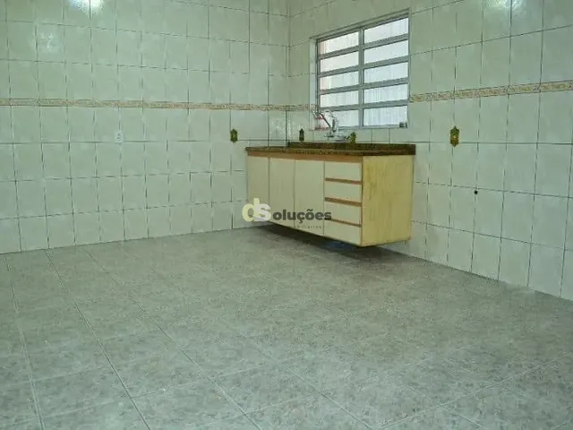 Sobrado 3 quartos e 2 banheiros, à venda, no bairro Jardim Ipanema (Zona Oeste) em São Paulo