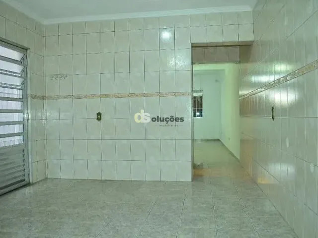 Sobrado 3 quartos e 2 banheiros, à venda, no bairro Jardim Ipanema (Zona Oeste) em São Paulo