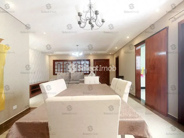 Sobrado com 313m² 3 quartos e 2 banheiros, à venda, no bairro Matriz em Mauá