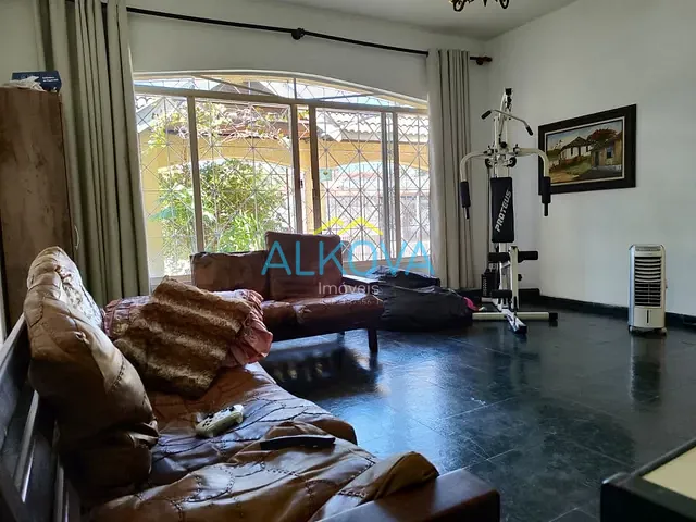 Sobrado com 250m² 5 quartos e 4 banheiros, à venda, no bairro Jardim Luiza em Jacareí