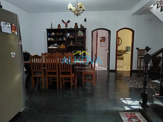 Sobrado com 250m² 5 quartos e 4 banheiros, à venda, no bairro Jardim Luiza em Jacareí