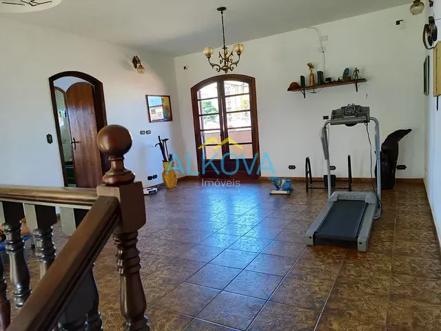 Sobrado com 250m² 5 quartos e 4 banheiros, à venda, no bairro Jardim Luiza em Jacareí