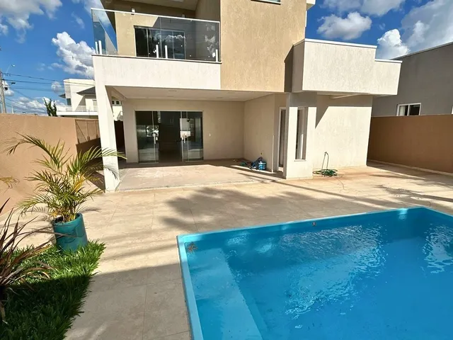 Locação - Sobrado com Piscina, 3 quartos (sendo 1 suíte), 4 vagas, 350 m², Cond. Fontana di Trevi - Jardim Carvalho, Ponta Grossa.