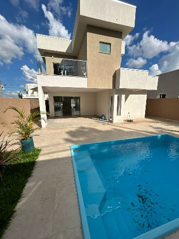 Locação - Sobrado com Piscina, 3 quartos (sendo 1 suíte), 4 vagas, 350 m², Cond. Fontana di Trevi - Jardim Carvalho, Ponta Grossa.