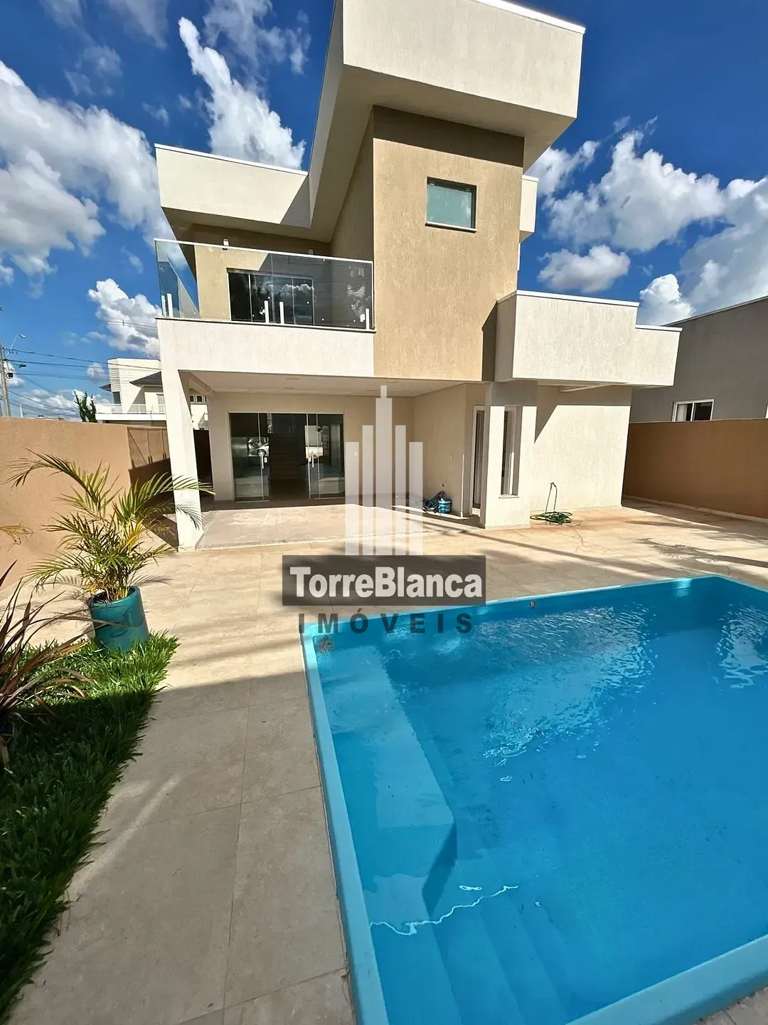 Sobrado, 3 quartos, 350 m² - Foto 1