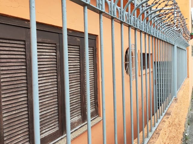 Casa 3 quartos e 4 banheiros, à venda, no bairro Areal em Pelotas